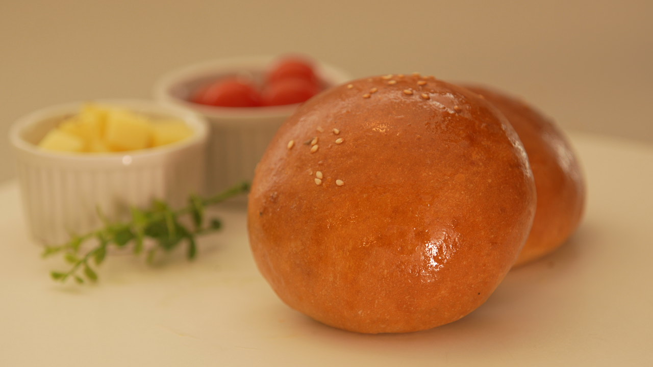 Pão de batata — Frango com requeijão (imagem representativa do produto)