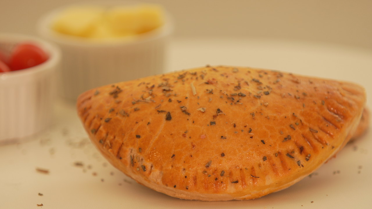 Pastel — Carne com requeijão (imagem representativa do produto)